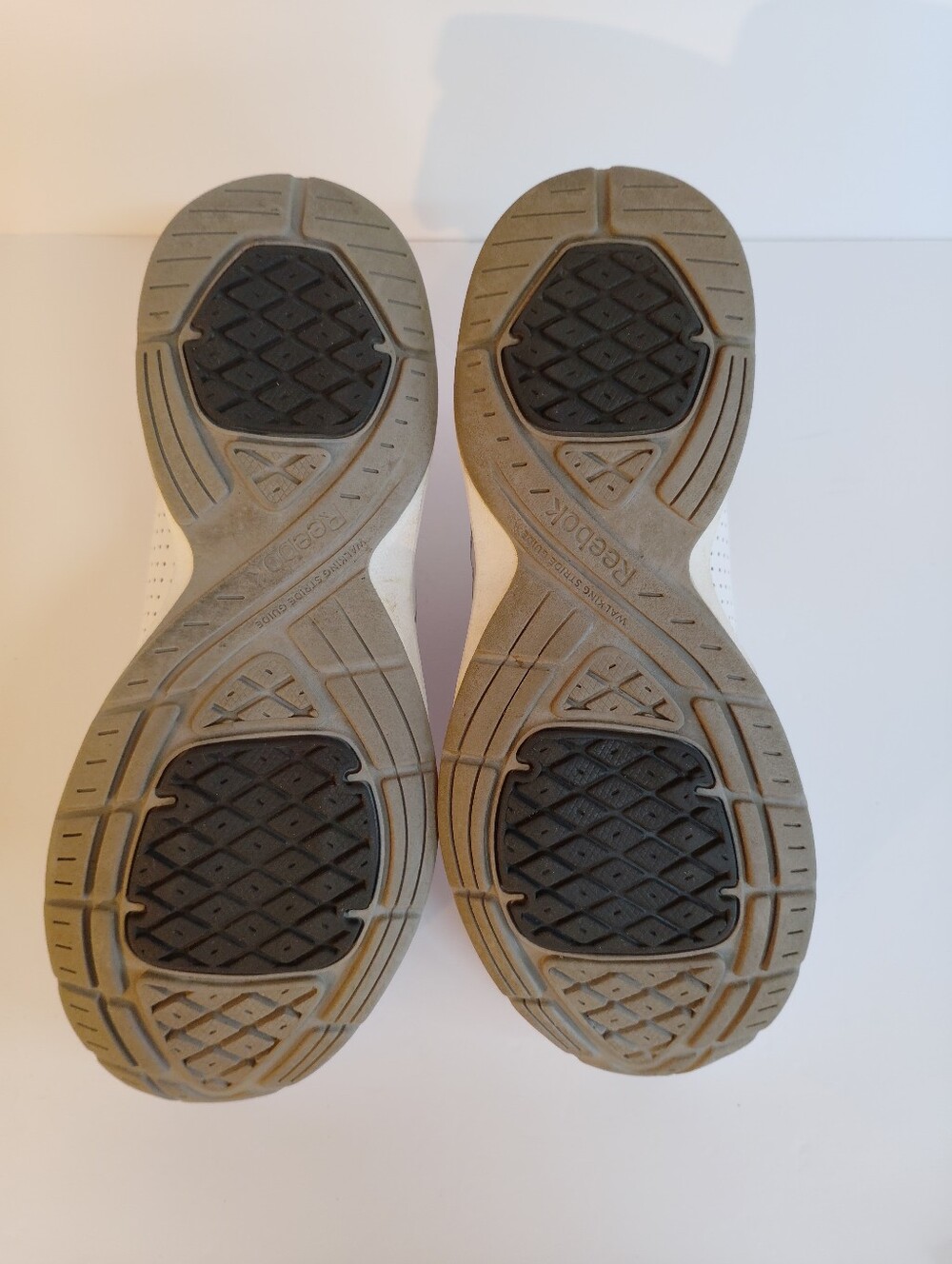 Reebok White Women's Sneakers - Picture 6 of 8